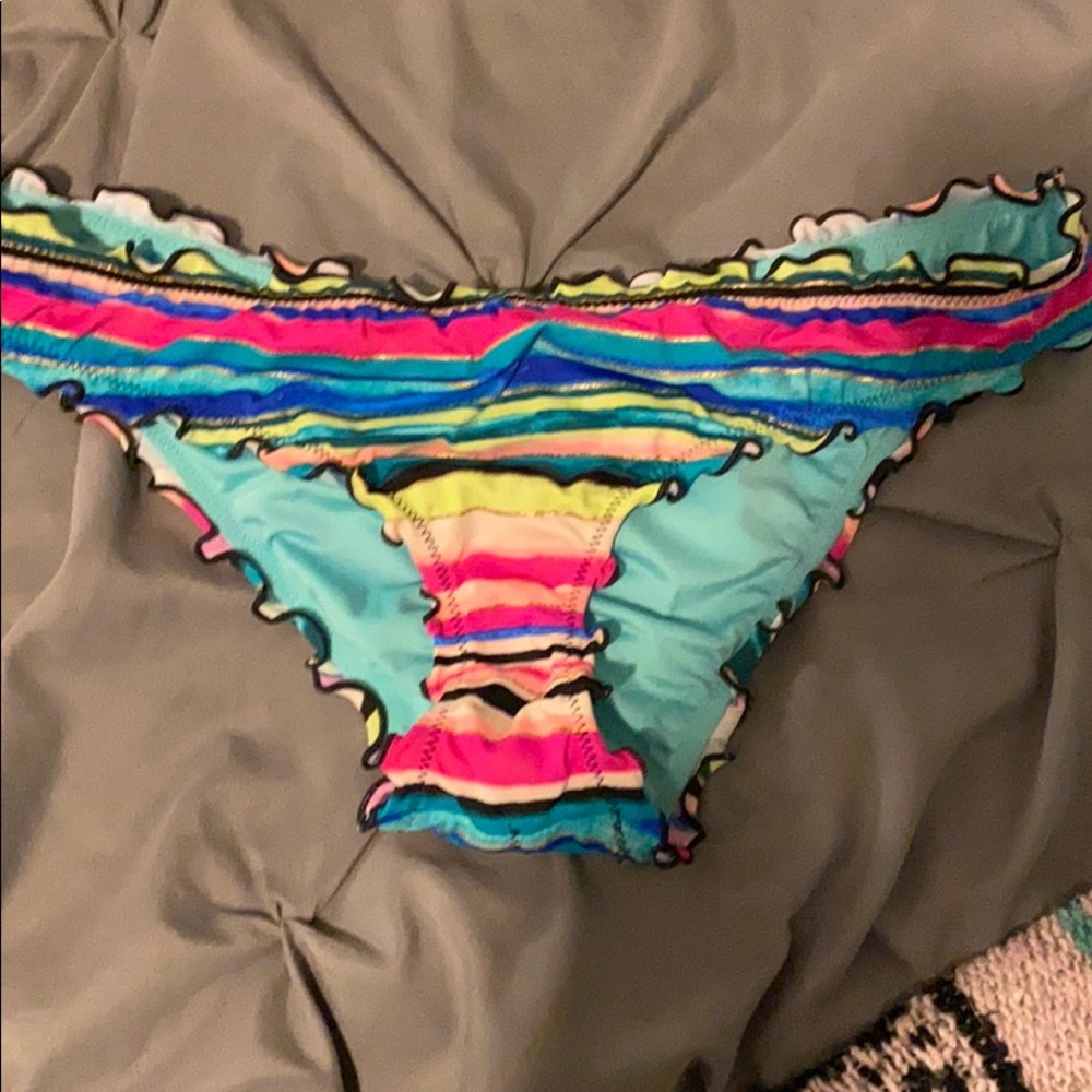 Patterned bikini bottoms